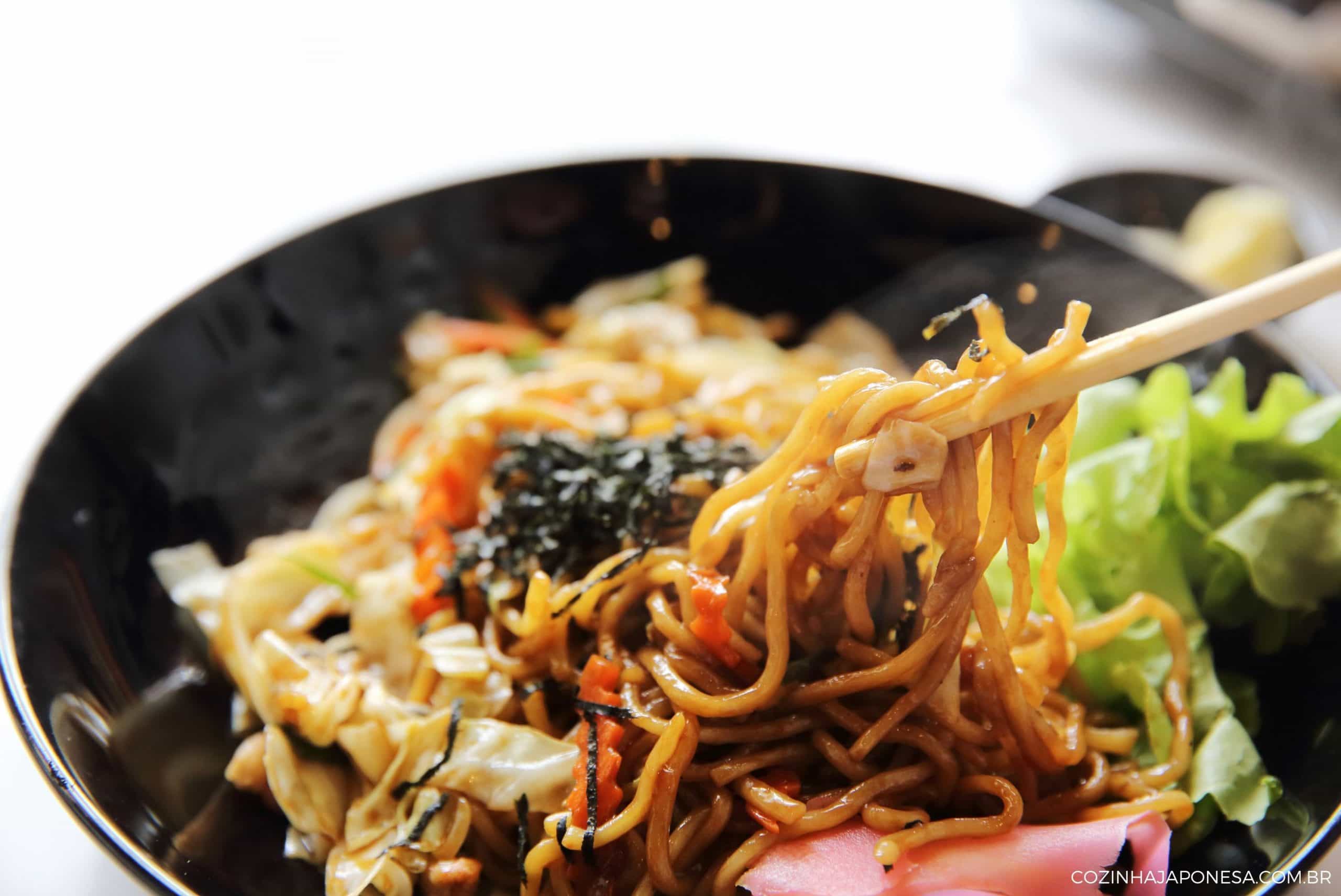 Yakisoba, prato tradicional da culinária japonesa